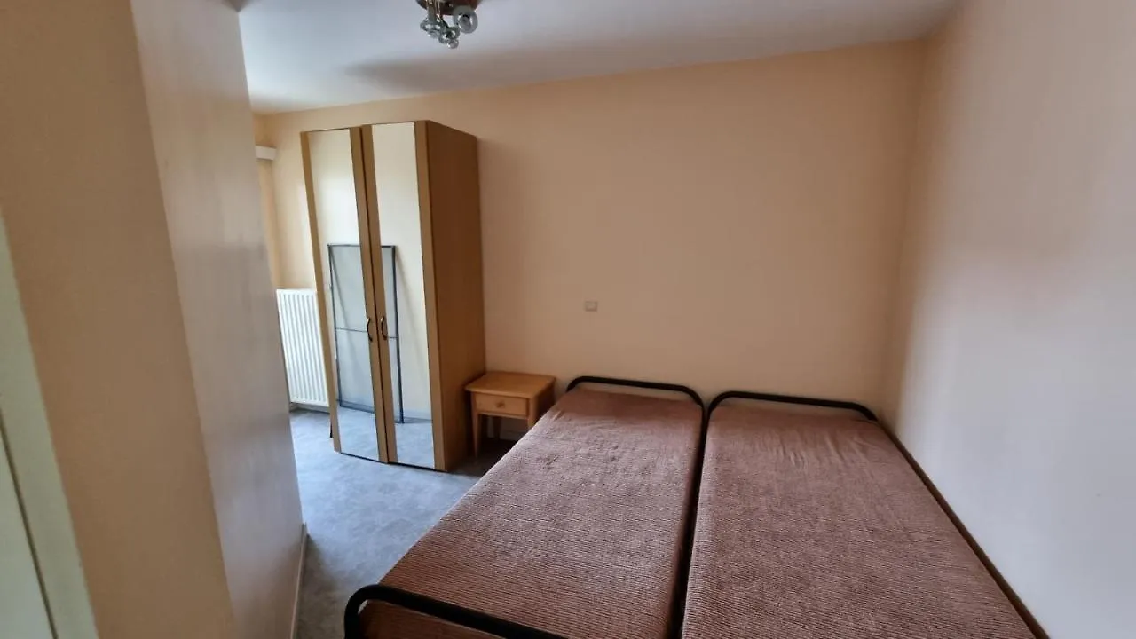 Astoria Appartement Zeedijk Oostende 0*, Ostend