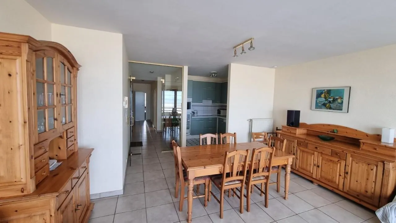 Astoria appartement zeedijk Oostende