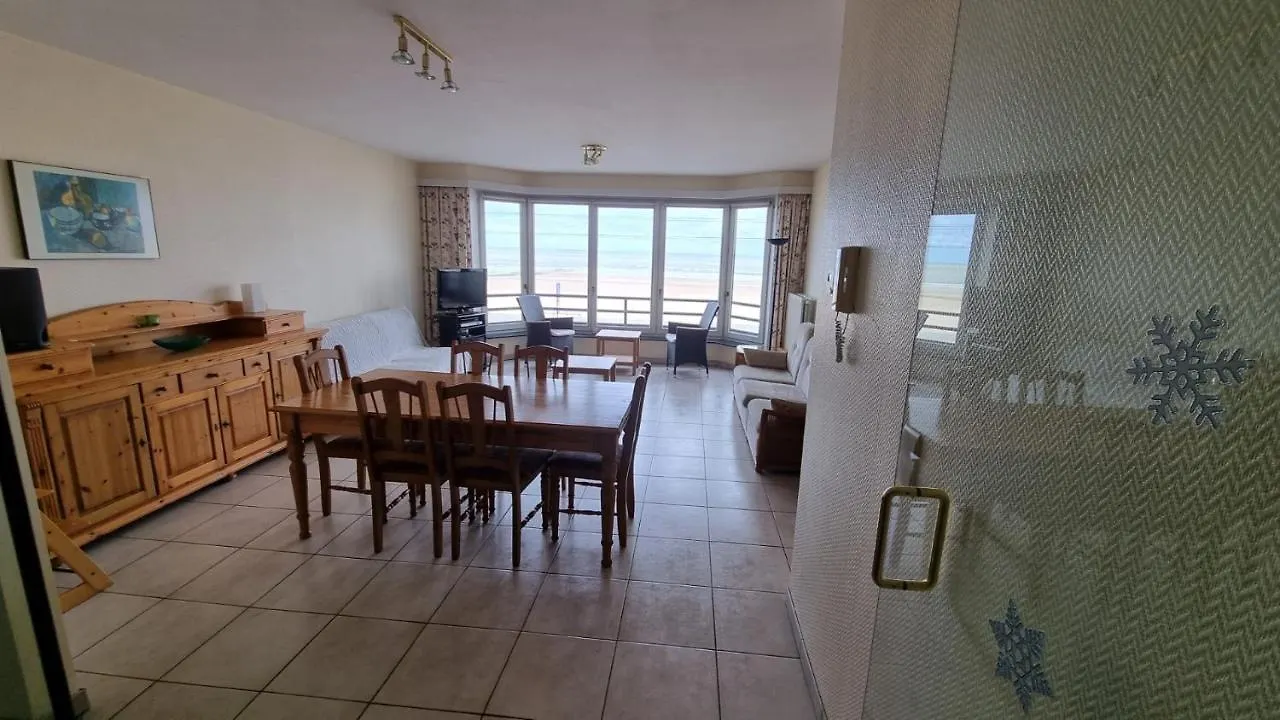 Astoria appartement zeedijk Oostende